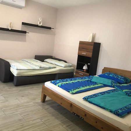 Eddy Apartman Eger Buitenkant foto