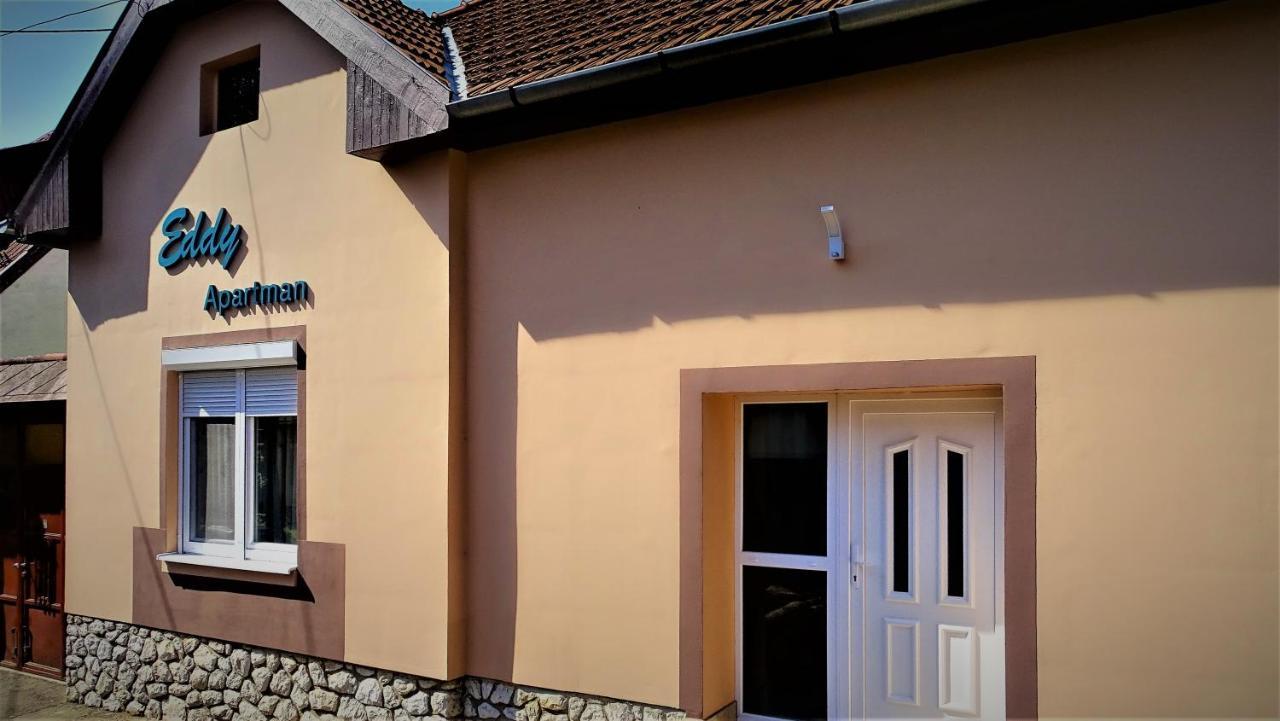 Eddy Apartman Eger Buitenkant foto