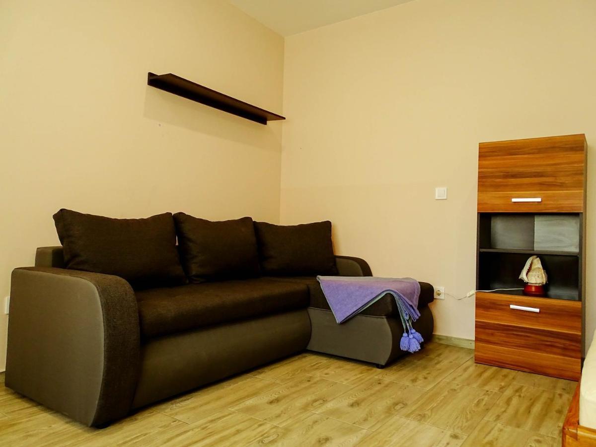 Eddy Apartman Eger Buitenkant foto