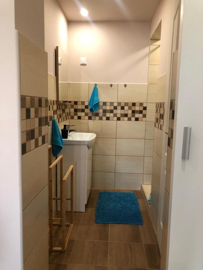 Eddy Apartman Eger Buitenkant foto